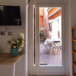  Apartamento Rione Monti With Private Garden Italia